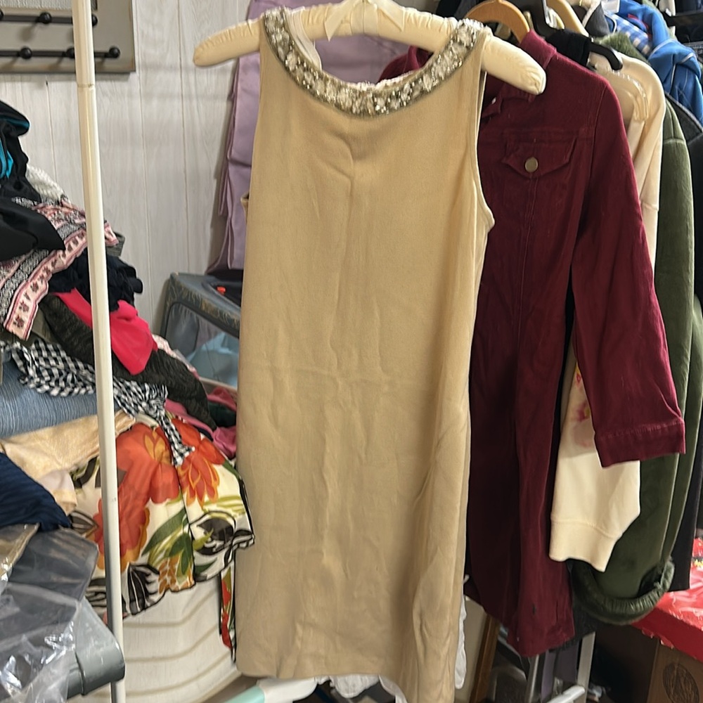 St. John classic dress and coat dress is a 10 coat is an 8 - Picture 4 of 5